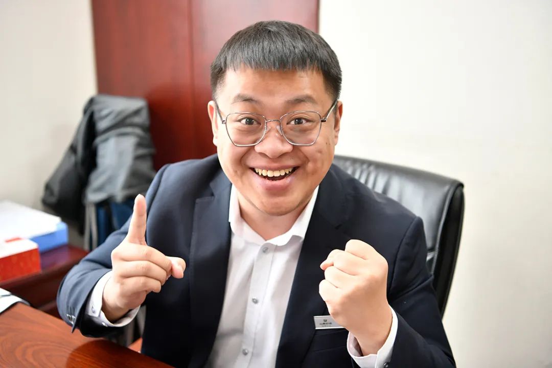 存款突破10000亿元!表情包带你分享山西农信人的激情和喜悦