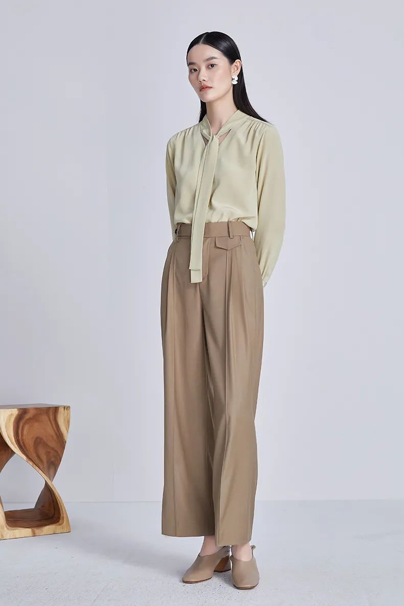 今年流行的衬衫带字母,今年流行衬衫长款花色