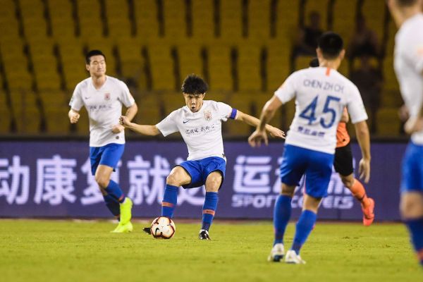 汉鲁之战埃弗拉、巴唐领衔锋线，卓尔暂时2:1领先