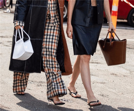 包包选择搭配,秋冬包包怎么挑选好看