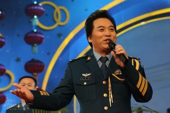 男中音歌唱家佟铁鑫,出生于辽宁锦州的演员