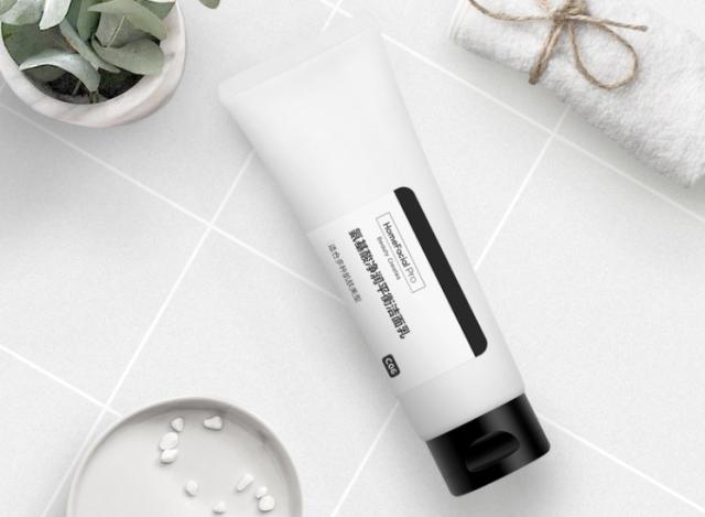 每篇爆文后,都隐藏着一个烂脸姑娘!这些护肤品吹上天也慎重!