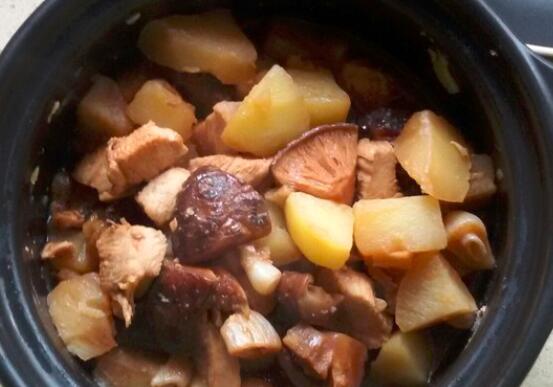 香菇鸡肉煲怎么做好吃又简单,鸡肉香菇煲鸡汤做法大全