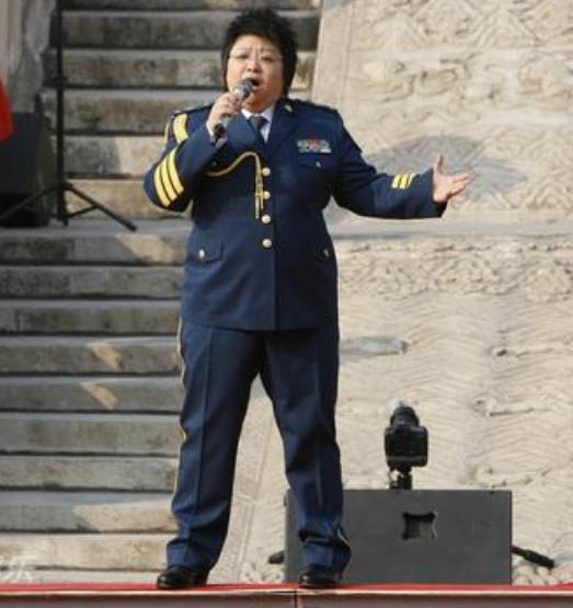 韩红李幼斌陈红军衔谁高,韩红几几年当军人