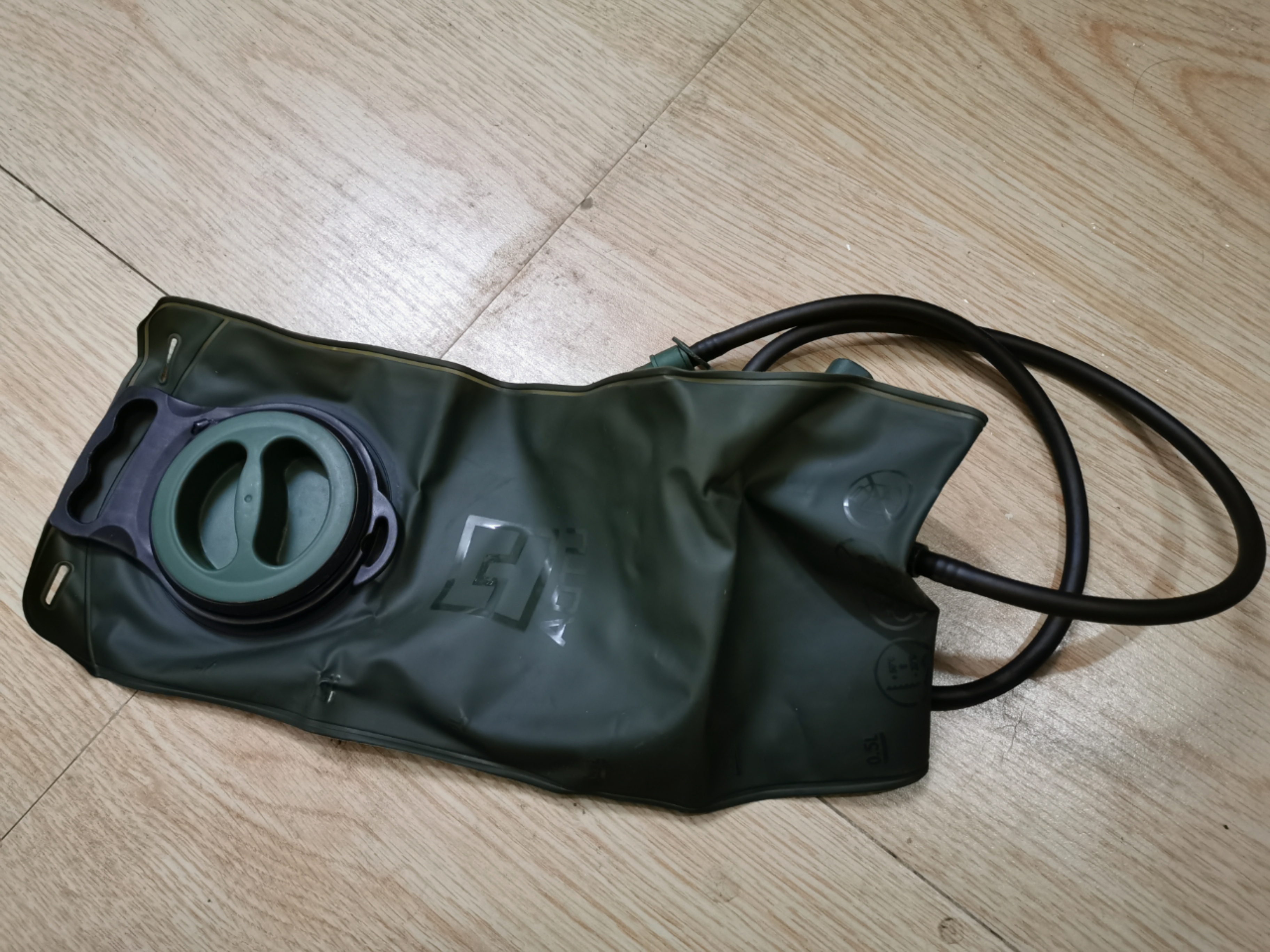 短途徒步旅行如何选必备的装备,徒步旅行需要的装备和注意事项