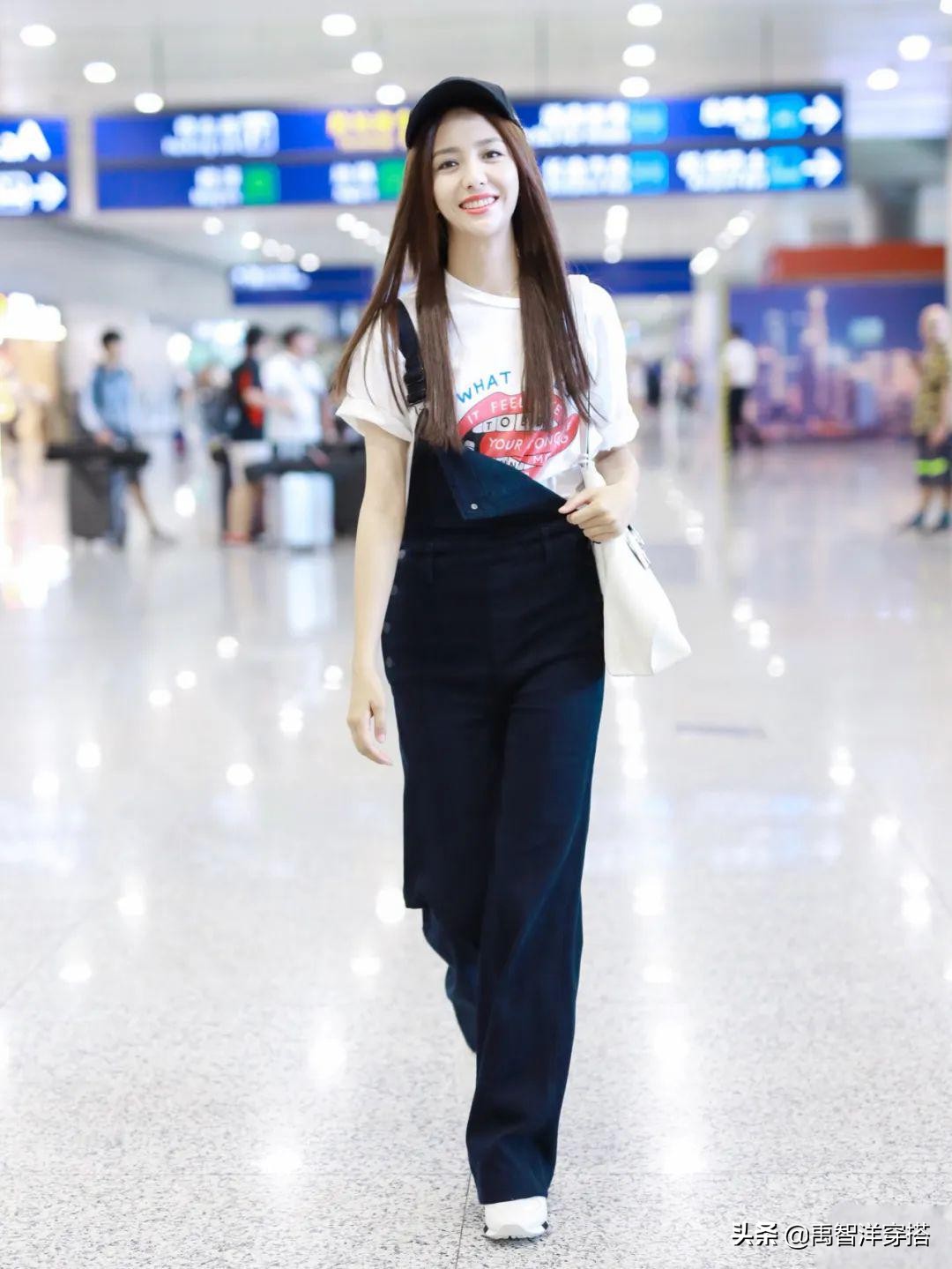 阔腿裤已经out了现在流行初恋裤,还在穿阔腿裤现在流行的是初恋裤