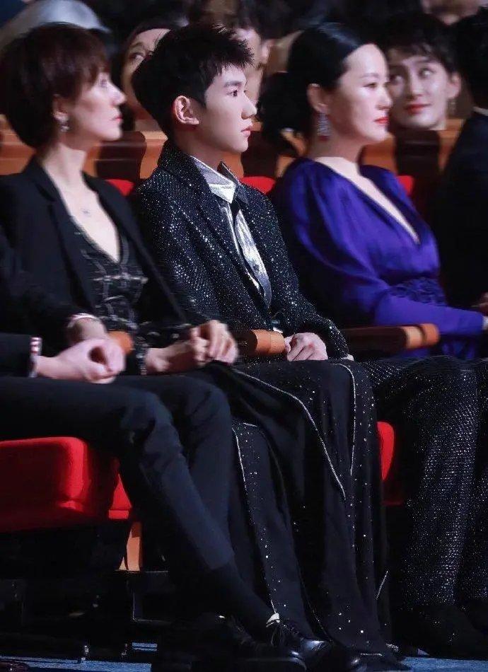 王源最新弹钢琴,王源所有弹钢琴视频