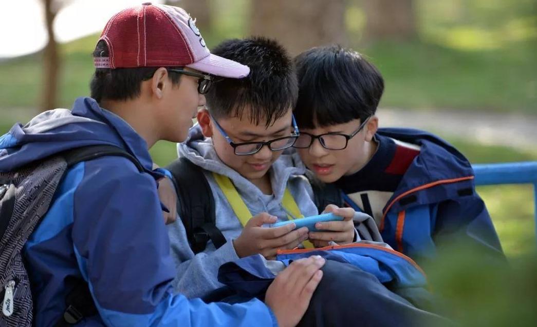 小孩偷妈妈拍照的视频,8岁女孩偷妈妈卫生巾怎么教育