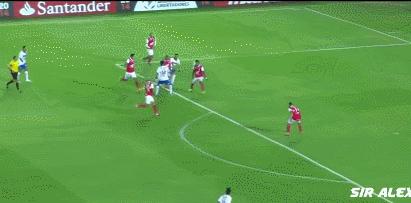 孙继海足球最佳防守视频,孙继海1v4奇迹解围完整版现场观众