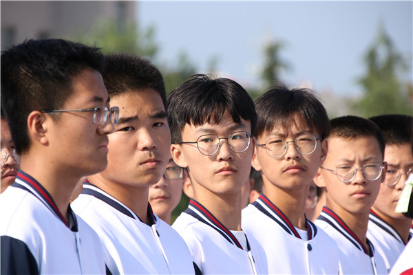 乳山二中元旦晚会,乳山二中2019级军训