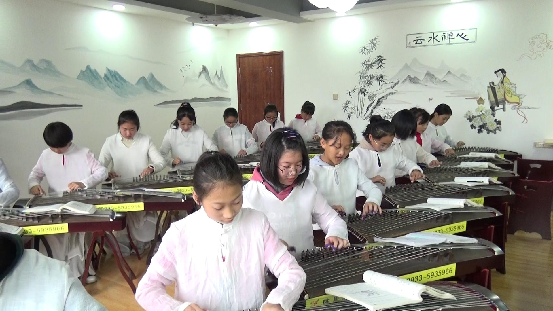 古筝基本功是压腕还是不压腕,古筝指法基本功练习勾托抹托