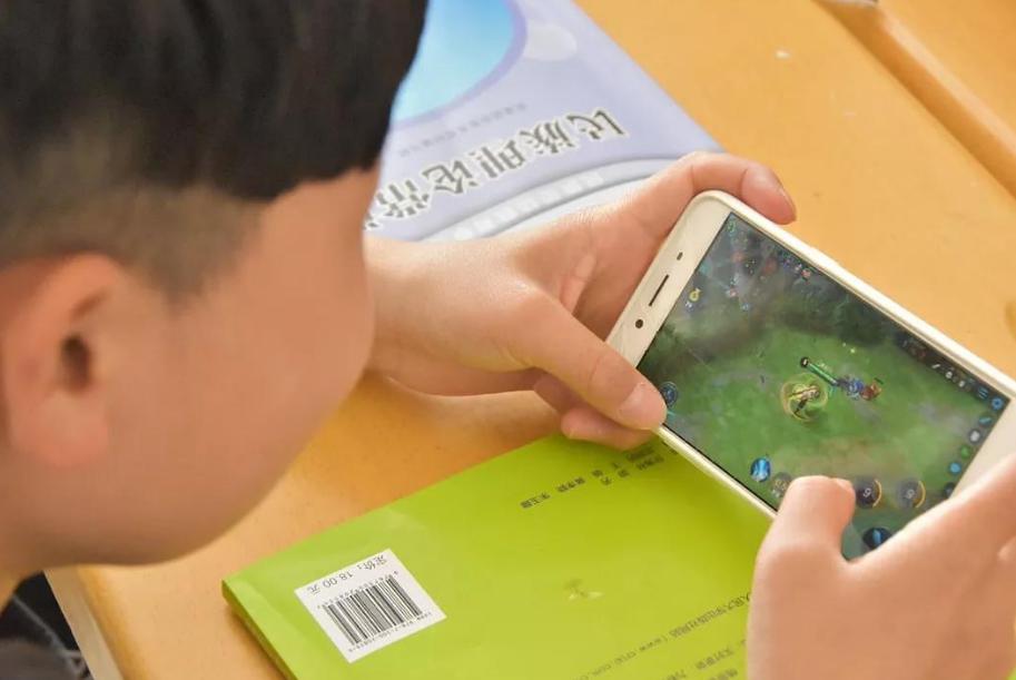 如何防止孩子沉迷打游戏,孩子沉迷网络游戏叛逆怎么挽救