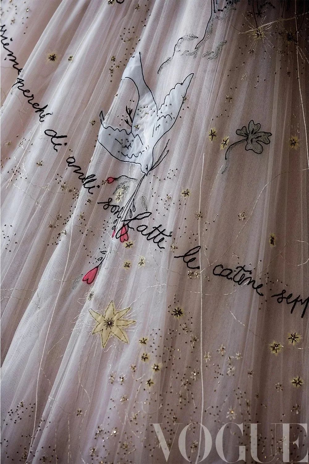 从希尔顿大小姐到舒淇，最美的婚纱从不只有一种模样