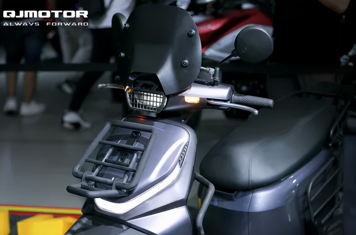 玩得就是这个范儿钱江旗下高端电摩崭露头角