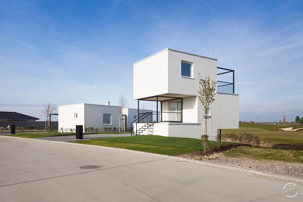 将“竖直”与“水平”完美组合的度假小屋