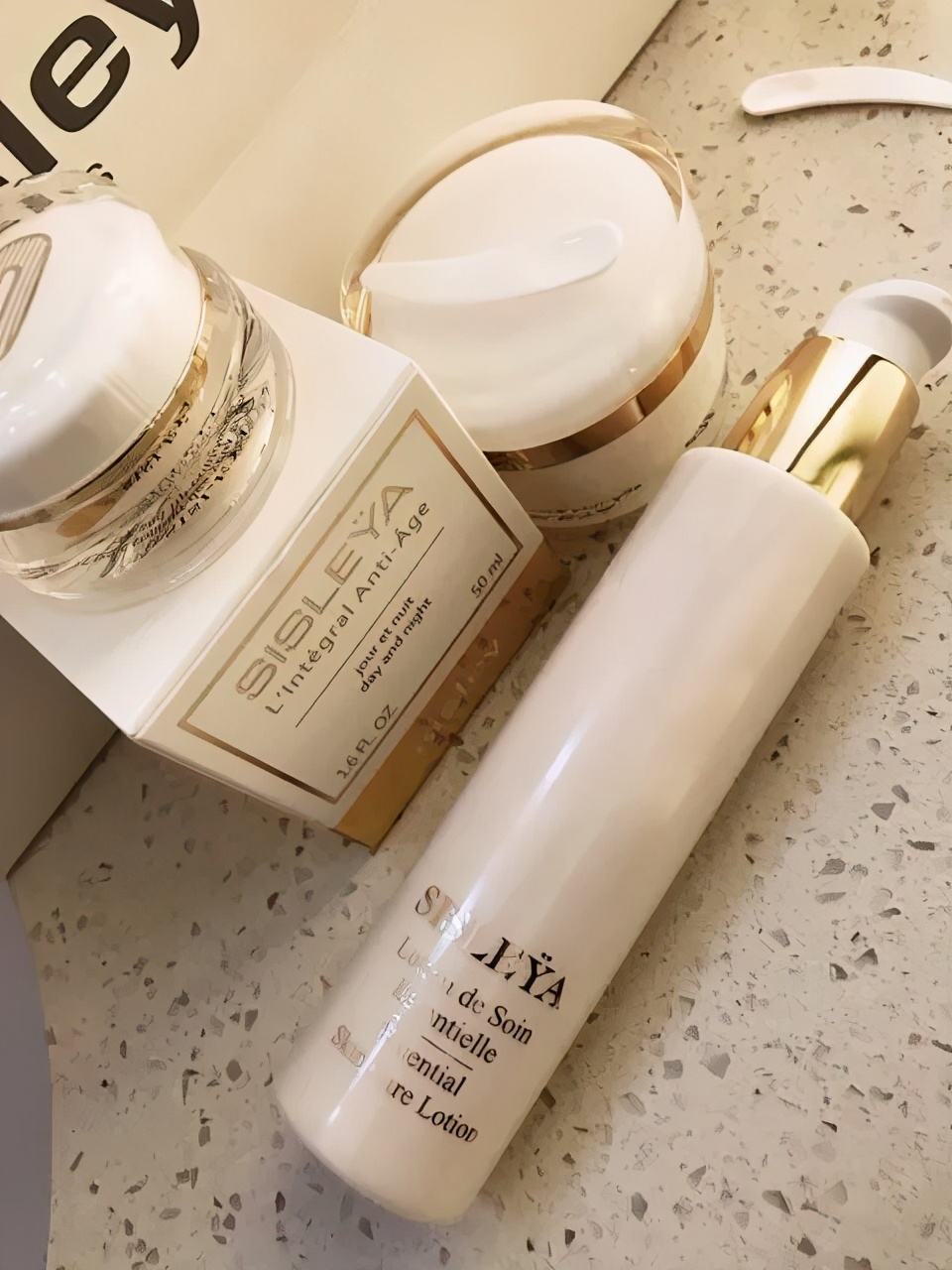 轻熟适用眼霜,推荐几款18岁女生适用的眼霜