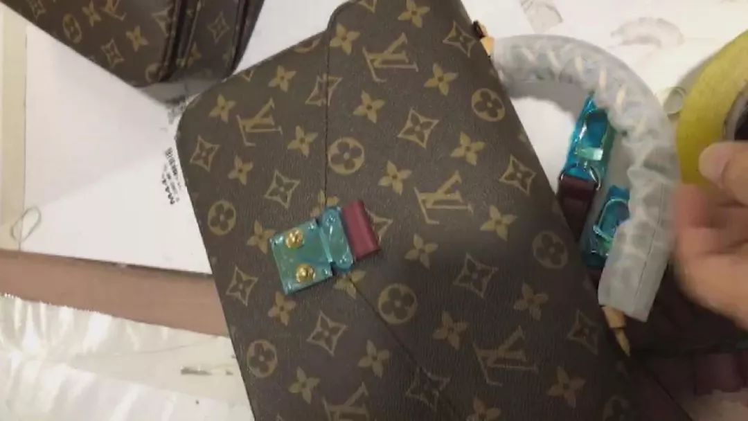 迪拜奢侈品包是真的吗,迪拜买的名牌包是正品吗