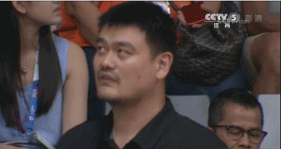 相机屏幕坏了一点,相机屏幕有个坏点