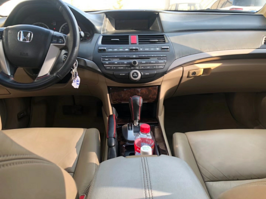 农村人就是图个实惠,09年雅阁家用足够了,有面子也有里子。