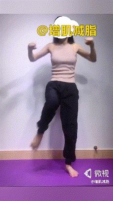 坐着直背训练纠正驼背,一个动作纠正驼背快速锻炼方法