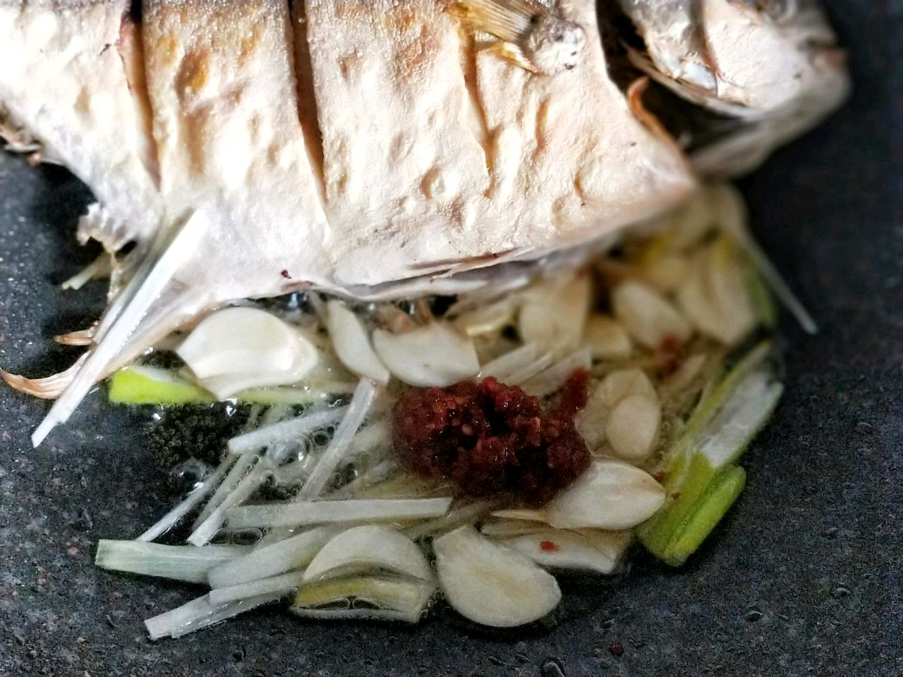 家常红烧金鲳鱼的做法大全视频,红烧金鲳鱼的经典做法有哪些