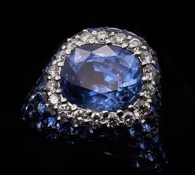 蓝宝石表面容易有脏东西,蓝宝石在家怎么辨别真假