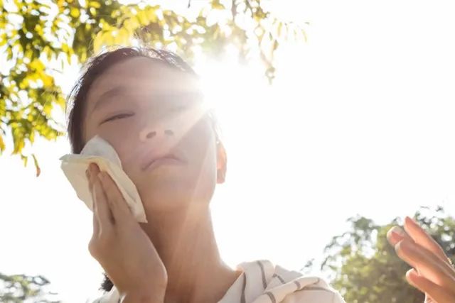小孩中暑的症状是什么及解决办法,小孩中暑后有什么症状