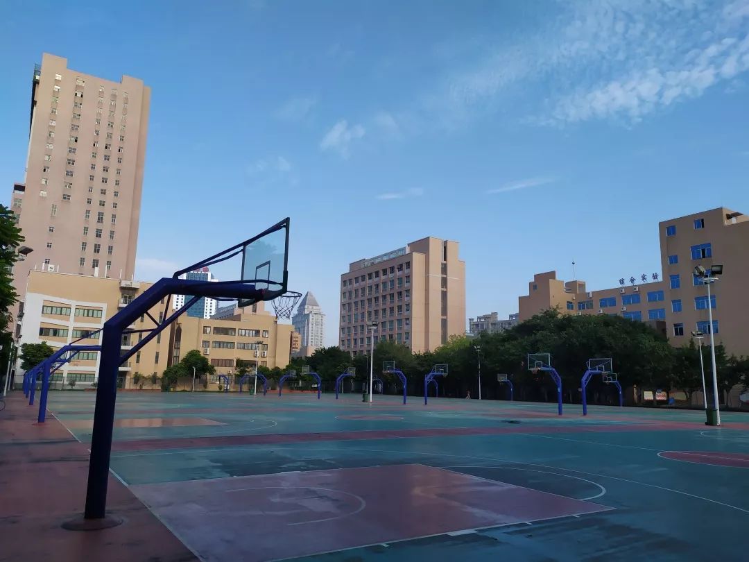 五邑大学校本部环境,五邑大学校园面积大吗