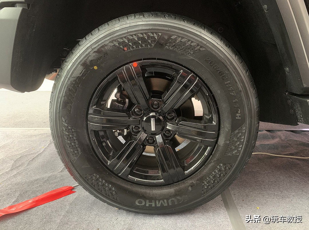 2023款坦克300顶配配置与讲解,全新一代坦克300总售量达到多少台