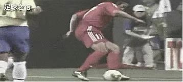 足球彩虹过人教学,足球内马尔彩虹过人