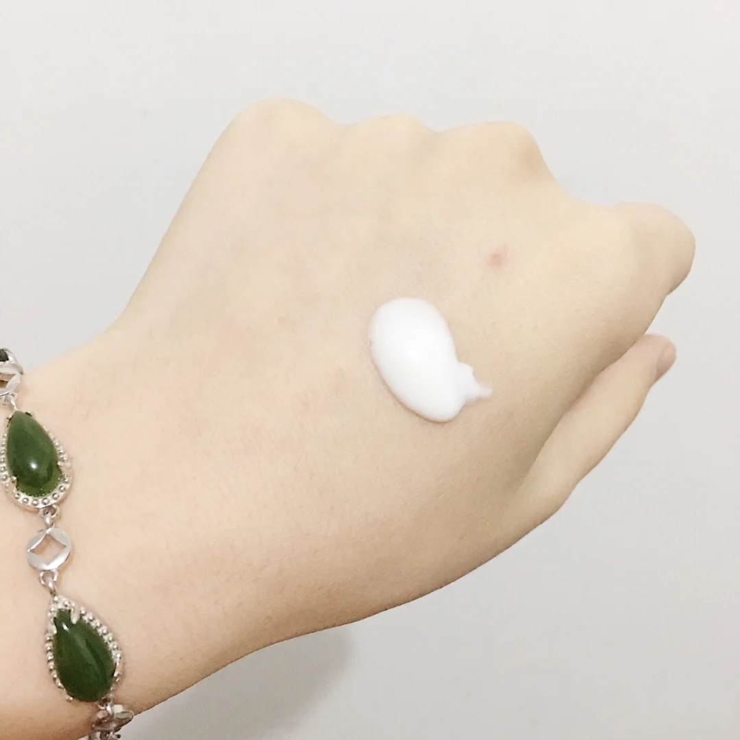 雪花秀和资生堂哪个水乳好用,雪花秀和百雀羚水乳