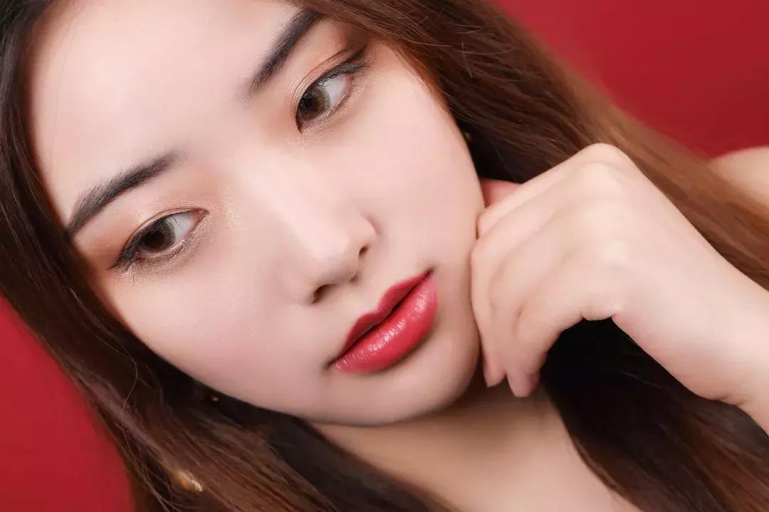 学会这几点轻松画出高级的妆容,画来画去还是一个妆容