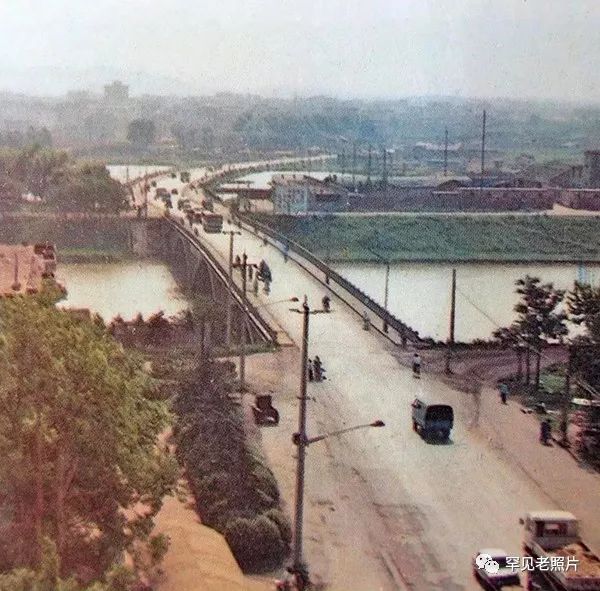 100年南京大桥绘画,南京红色100年