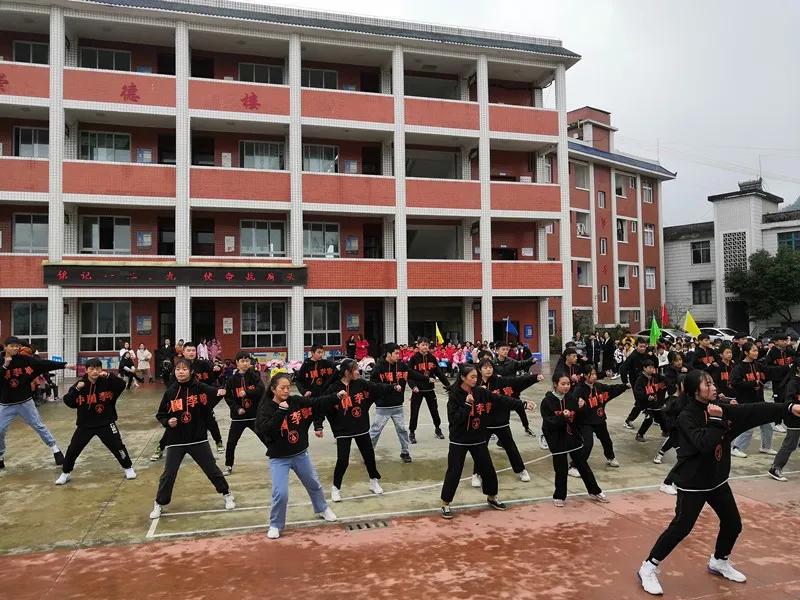 兴文有哪些好的学校,兴文中学母校