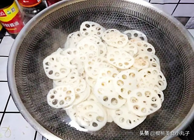 莲藕一焯水就变黑,莲藕一炒就变黑