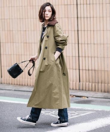 宽松破洞牛仔裤搭黄色高帮匡威,果冻底匡威高帮鞋搭配牛仔裤