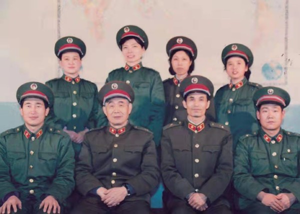 一位老军医重医德医风、重实践与研究、中西医结合积累丰富的经验