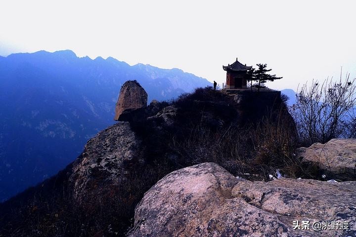 山野人家对联下联,上联故乡千里外诚邀大家对下联