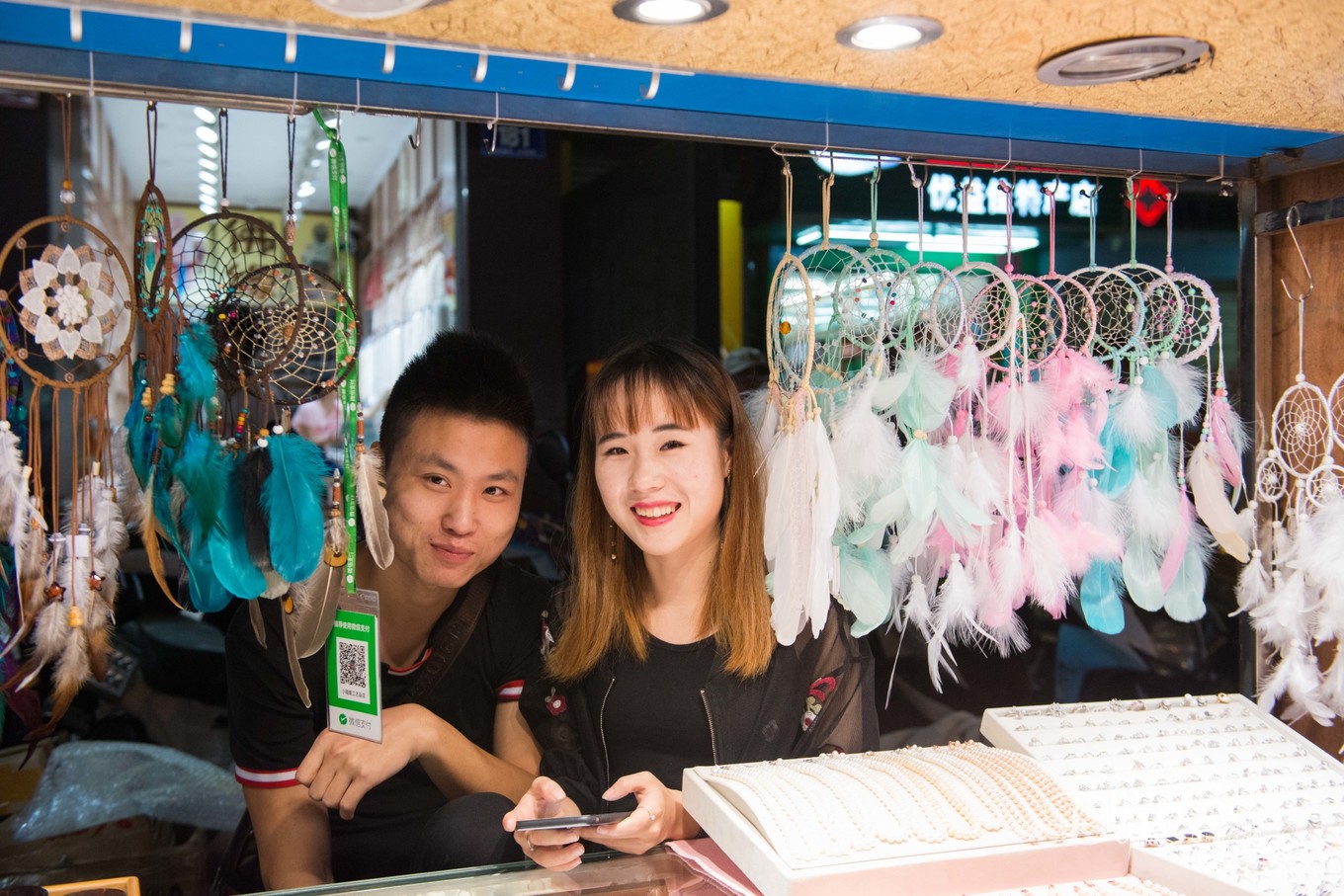 三亚的第一市场夜市到几点,海南三亚夜市第一市场