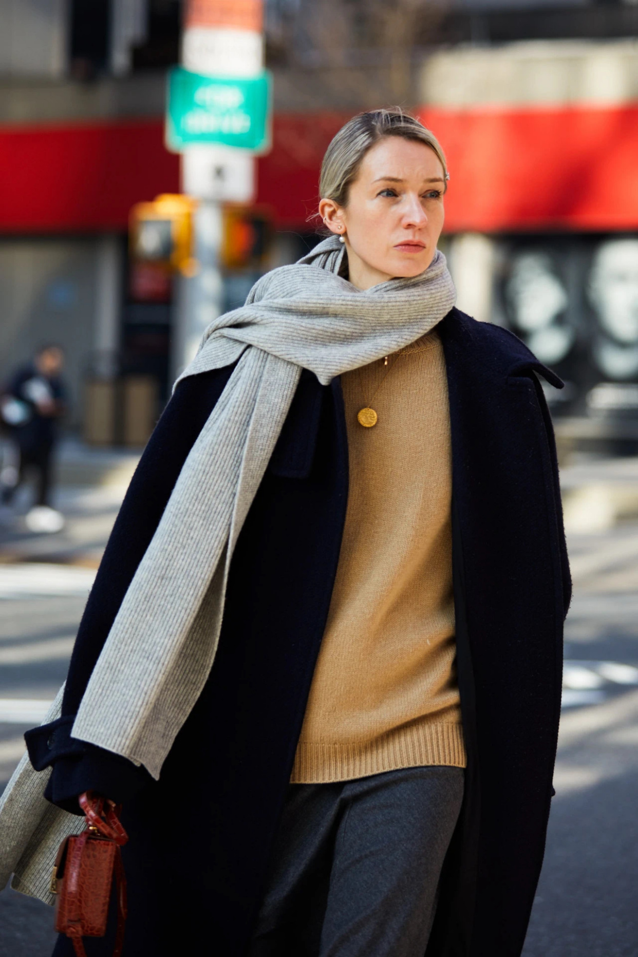 冬天的围巾选这几条时髦又保暖,今年冬天最流行的十种围巾