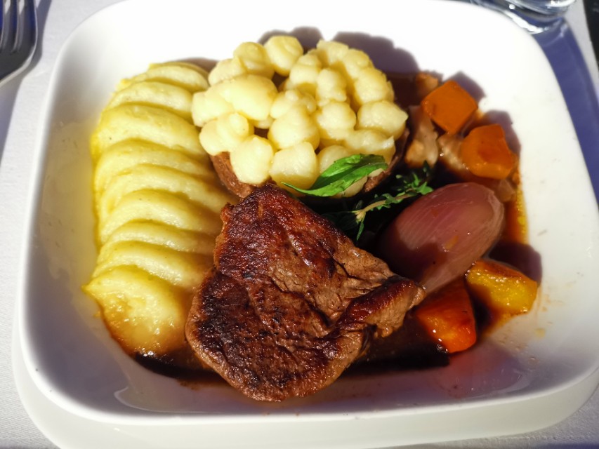 阿联酋航空a380头等舱迪拜休息室,迪拜到广州阿联酋航空a380头等舱