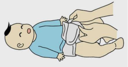 如何为小孩换纸尿裤,女宝宝更换纸尿裤