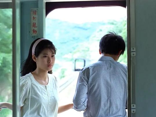 经典爱情电影《恋恋风尘》，初恋情怀总是诗，含蓄而内敛