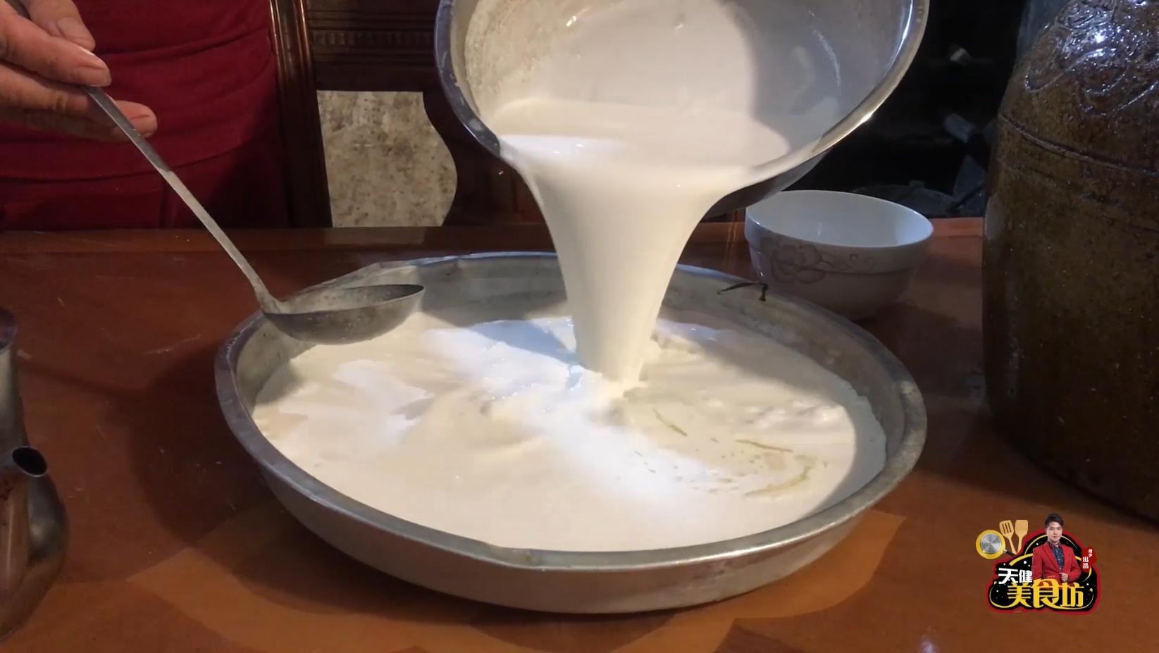 超简单好吃的糯米糍粑外脆里糯,糯米糍粑软糯香甜简单好吃