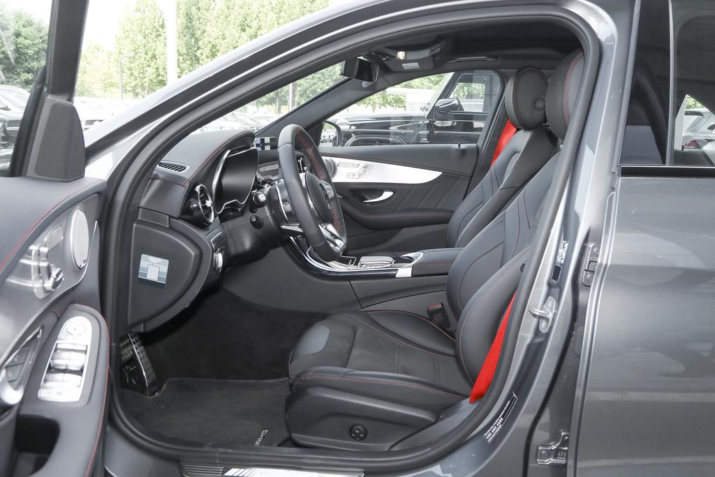 2013款奔驰c级amg63s轿跑,2022梅赛德斯奔驰c200tamg