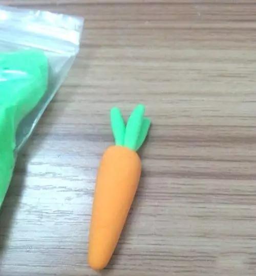 胡萝卜手工作品幼儿园简单教程,手工布艺胡萝卜制作过程图片