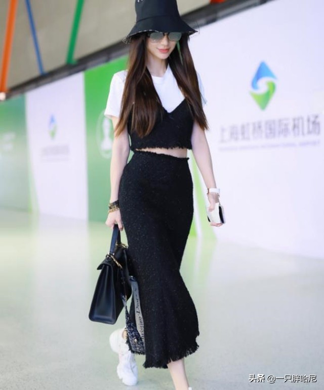 适合小个子穿的过膝裙子,最近很火的短裙子叫什么