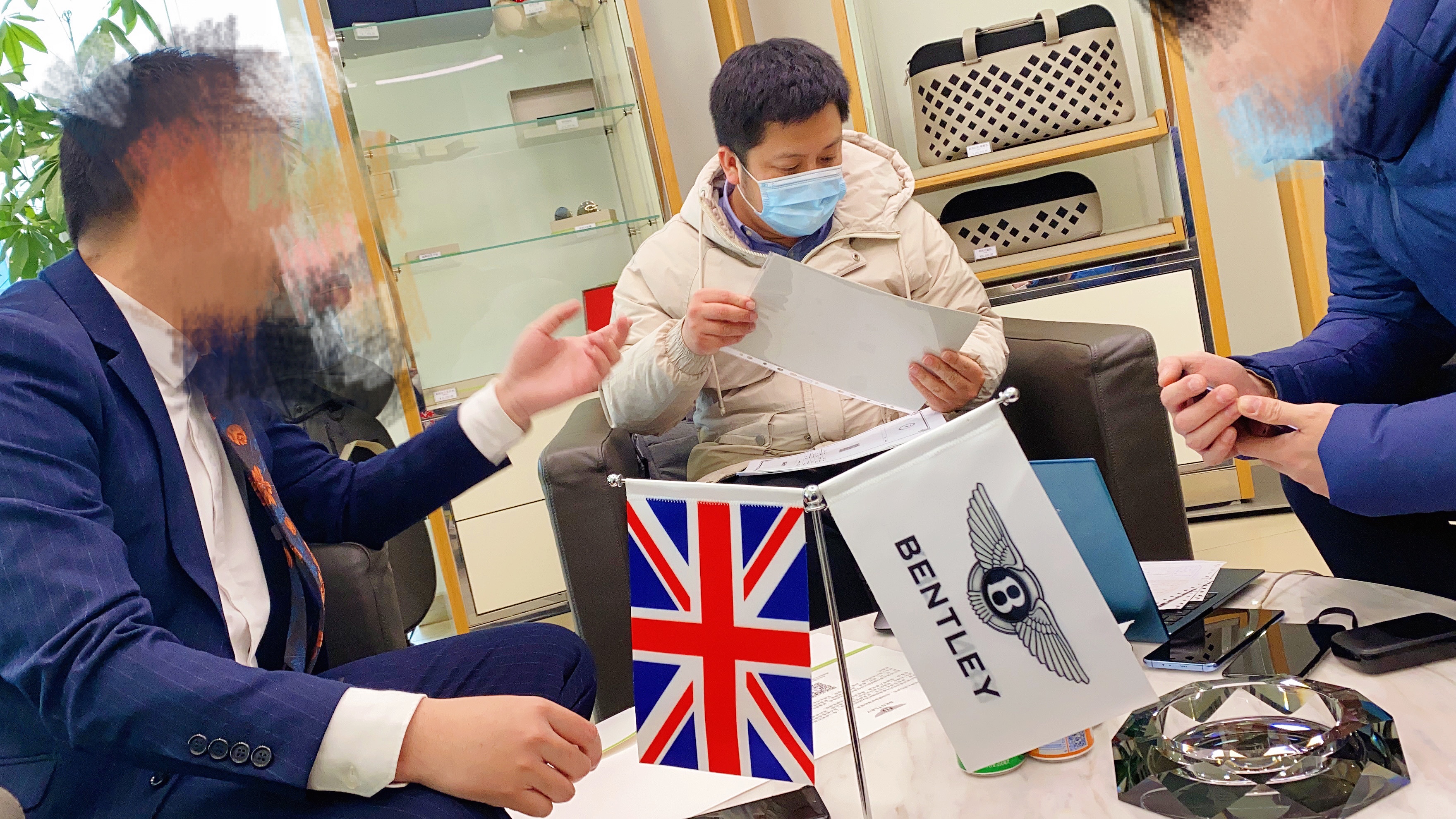 开宾利添越回老家是什么体验,一天消费差不多400元