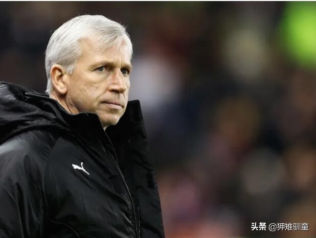 谁是英超历史最佳中后卫,英超最佳三位教练