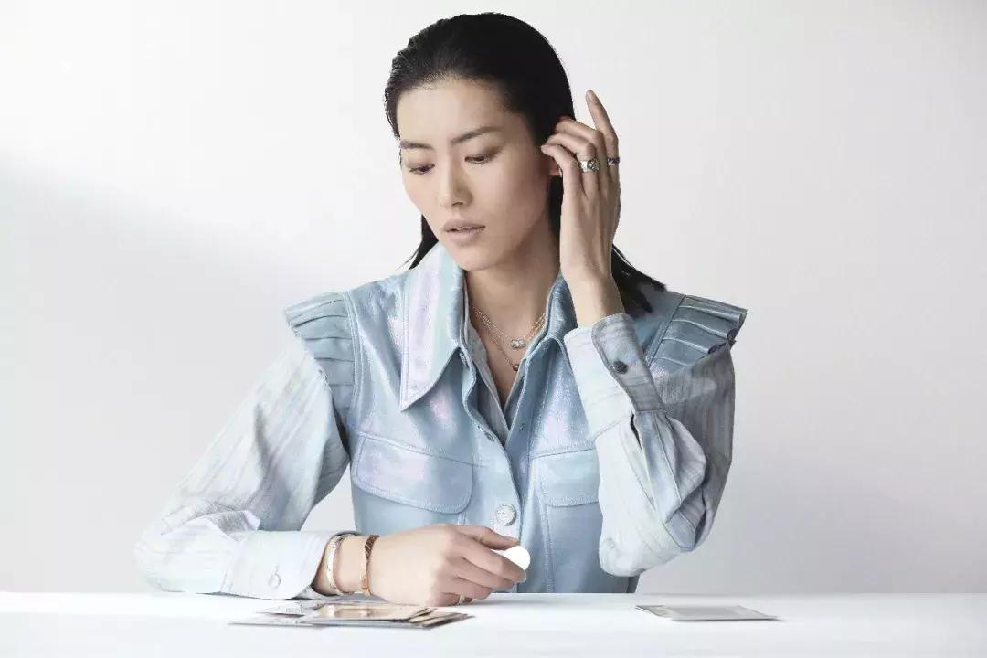 换季必买的10种单品,时髦又好穿的衬衫我推荐这9件